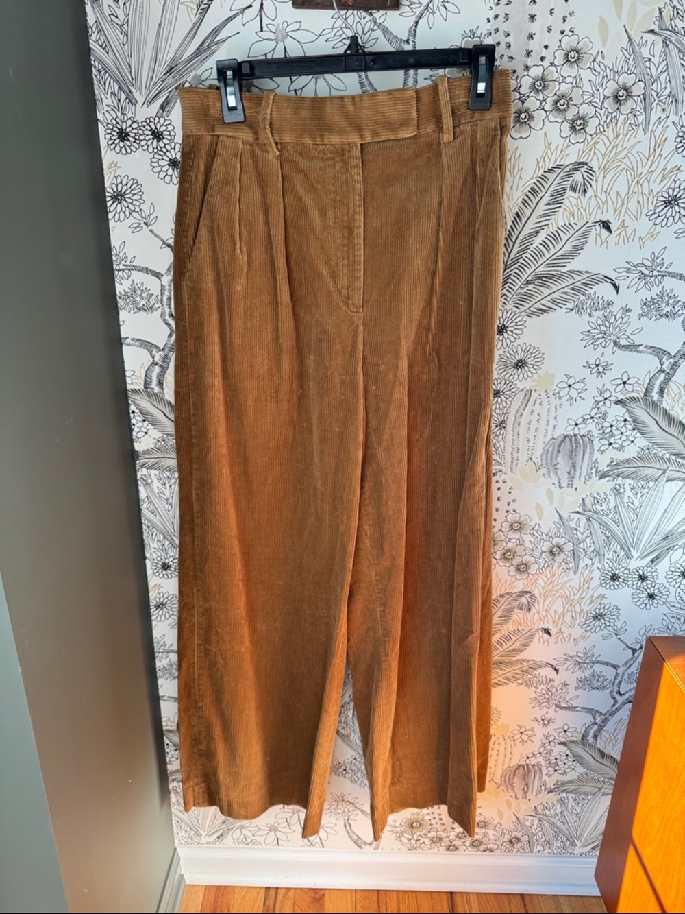 Banana Republic Wide-Leg Corduroy Pants in Caramel Brown